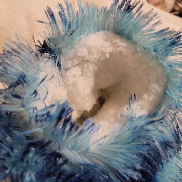 NWT JUSTICE COZY BOOTIE BLUE FUR GIRLS M/L WOMEN - Picture 6 of 10